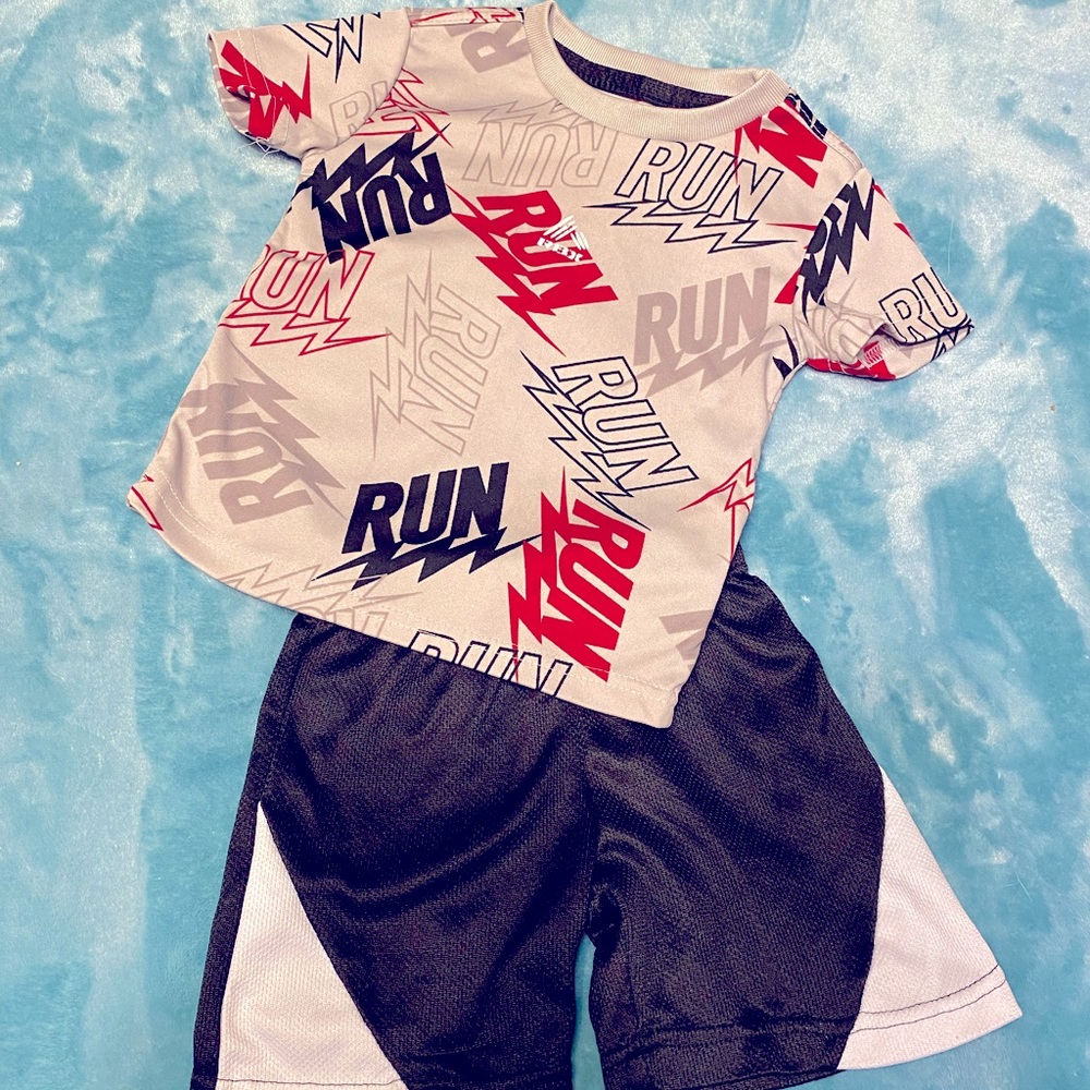 Reebok RUN 2T outfit